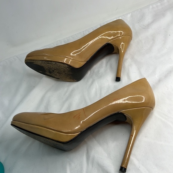 Stuart Weitzman Sz 9.5 Nude Platswoon Patent Leather Pumps - Picture 12 of 16